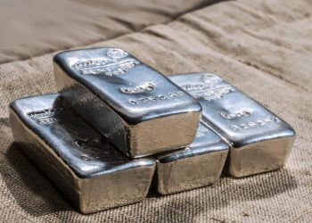 Silver Drops to $27.90, Retreats from $28.53 High