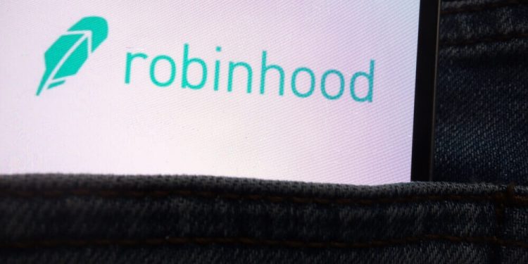 Robinhood Confronts SEC Allegations in Crypto Clash