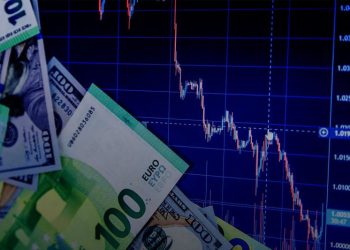 EURUSD and GBPUSD: GBPUSD under pressure to stay bullish