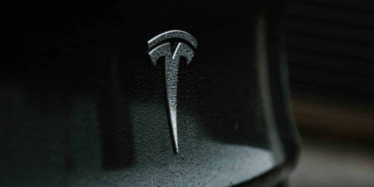 Tesla Stock Earnings: 3% Drop Amid Delivery Issues
